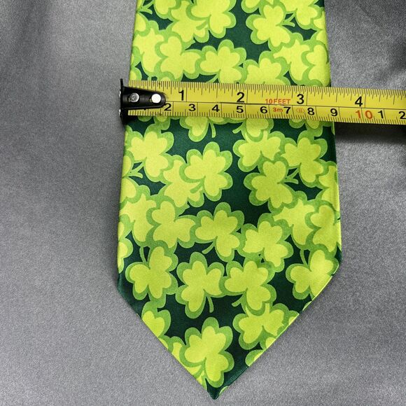 St. Patrick's Day Men's Tie Lime Green Shamrocks Print Necktie Tiny Clovers Gift - Picture 8 of 8